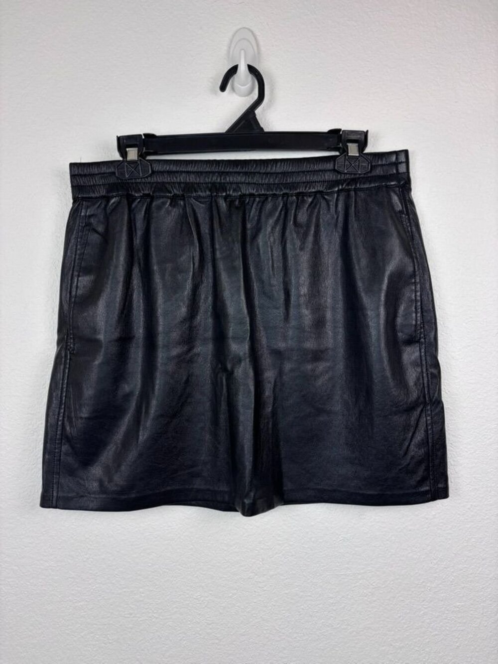 Babaton Aritzia women's large black vegan leather mini skirt casual goth